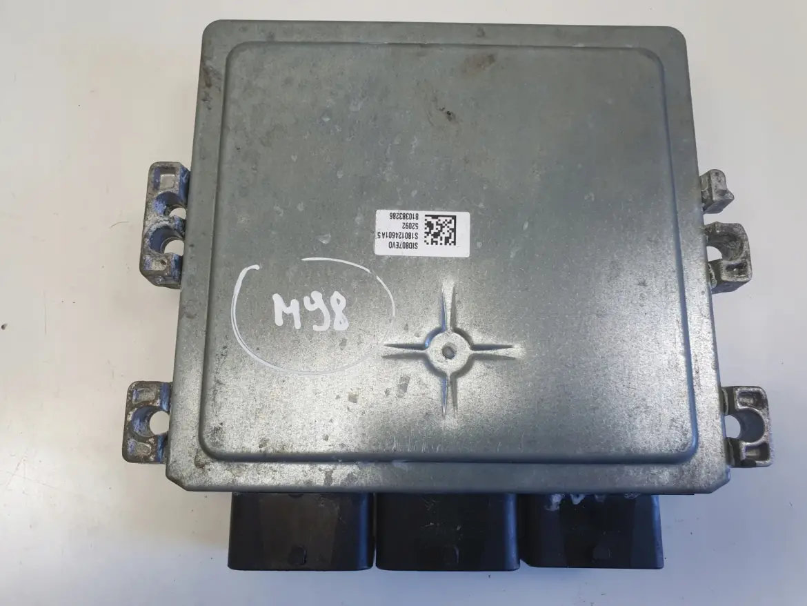 Volvo V50 1.6 D KOMPUTER SILNIKA sterownik 30788975 S180134001B