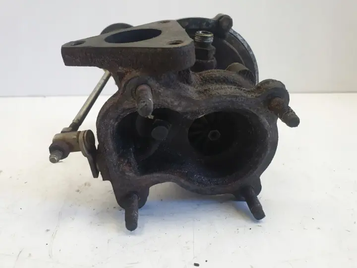 VW Bora 1.9 TDI TURBOSPRĘŻARKA turbo 038145701D