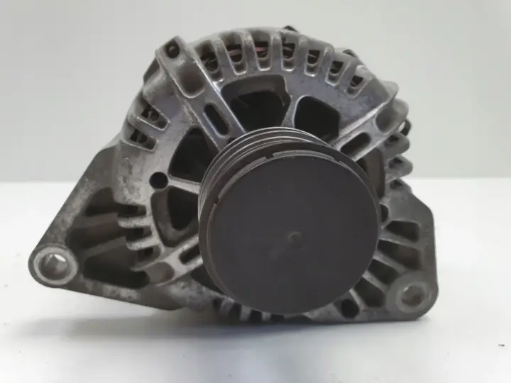 Hyundai i30 1.6 CRDI ALTERNATOR 2655475 valeo 120A
