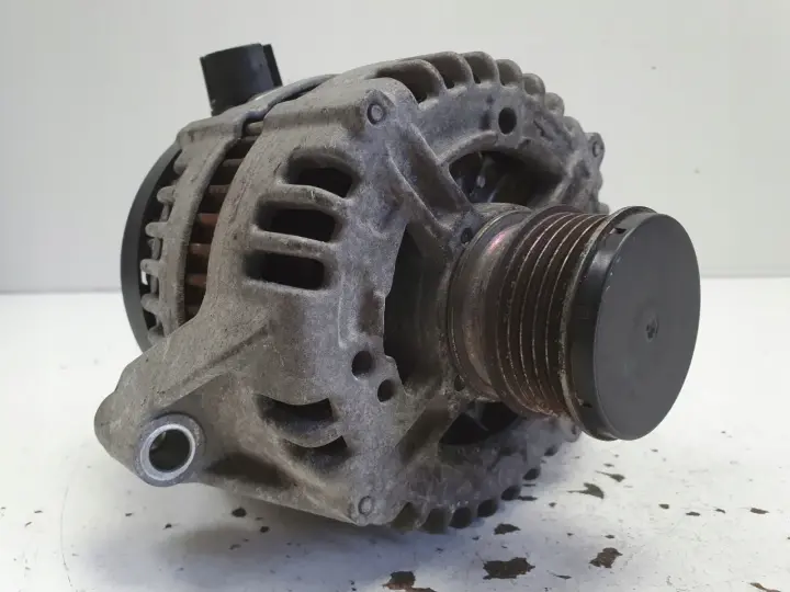 Volvo S80 II 2.5 T ALTERNATOR 0121615005