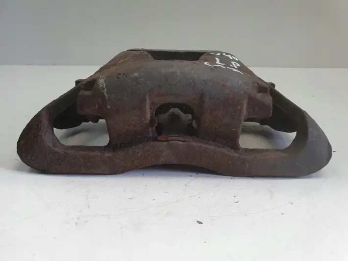 Volvo V40 II PRZEDNI ZACISK HAMULCOWY lewy przód KIEROWCY L.P 975