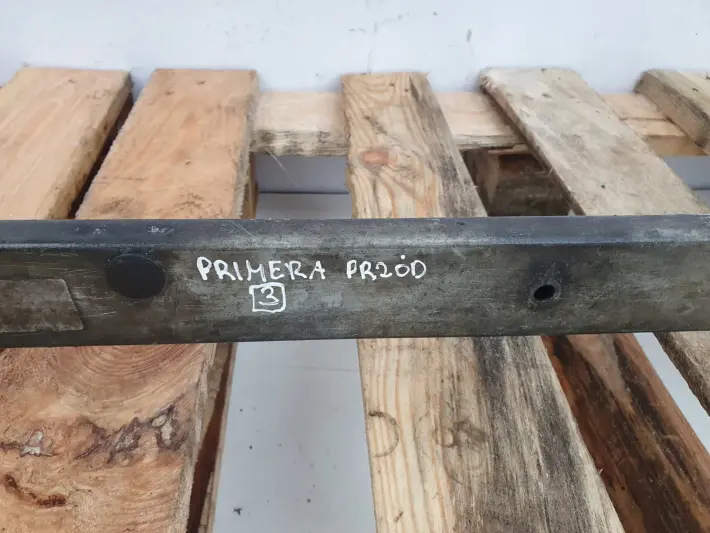 Nissan Primera P12 BELKA PRZEDNIEGO ZDERZAKA przód