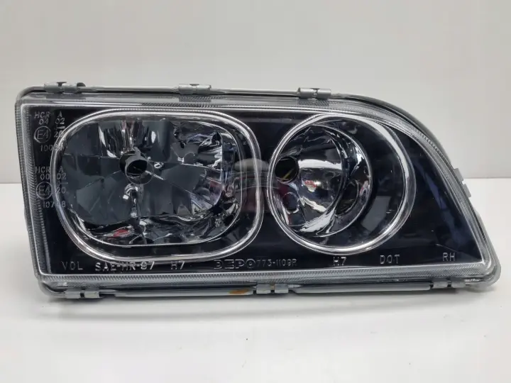 Volvo S40 II V40 LIFT PRZEDNIA LAMPA PRAWA PRAWY PRZÓD nowa europa CIEMNA