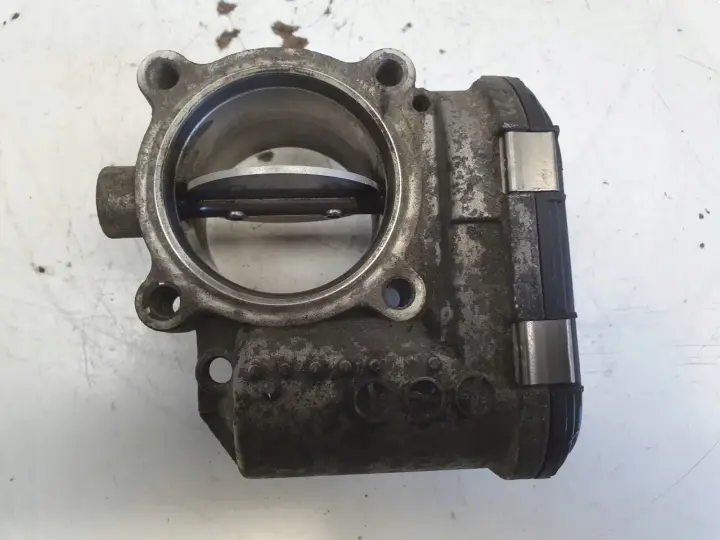 Volvo V50 2.0 D D3 PRZEPUSTNICA 31216665 bosch 0280750520