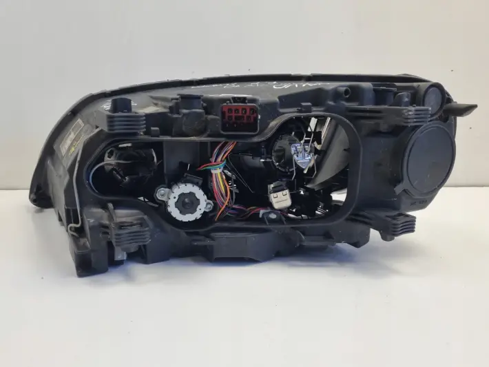 Volvo S80 II V70 III 06-16r PRZEDNIA LAMPA PRAWA PRAWY PRZÓD skręt 31283916