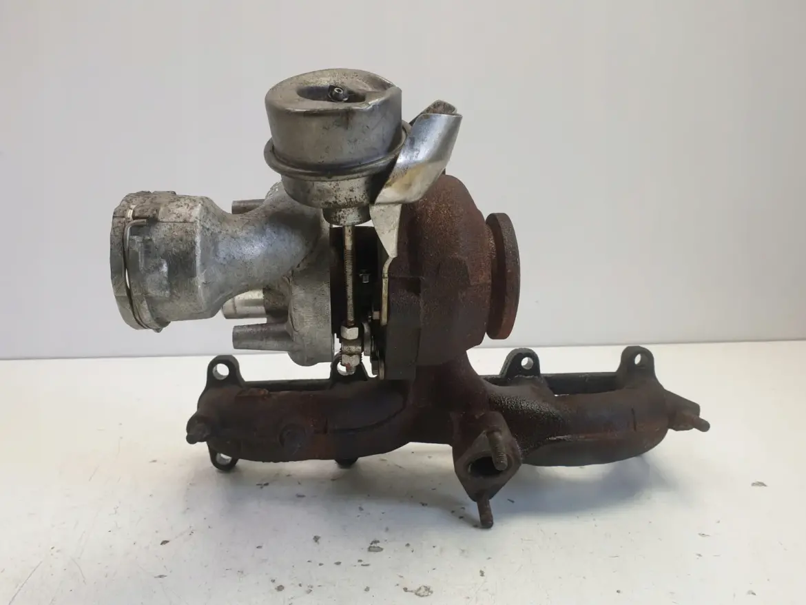 VW Golf V 1.9 TDI TURBOSPRĘŻARKA turbo 038253014g