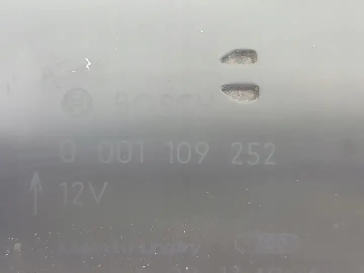 Volvo V70 XC70 2.4 D5 ROZRUSZNIK 0001109252
