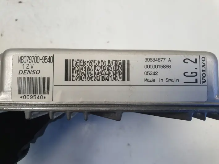 Volvo V70 II 2.4 BENZYNA KOMPUTER SILNIKA sterownik 30684877 079700-9540