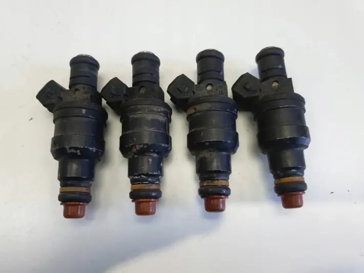 Audi A4 B5 1.8 20V WTRYSKIWACZ wtrysk 0280150444