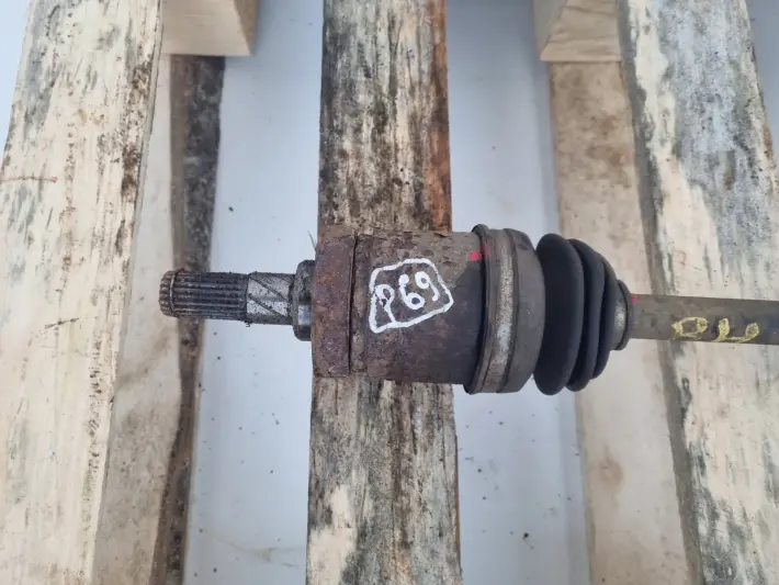 Nissan Juke 1.6 T turbo PRAWA TYLNA PÓŁOŚ półośka prawy tył Automat