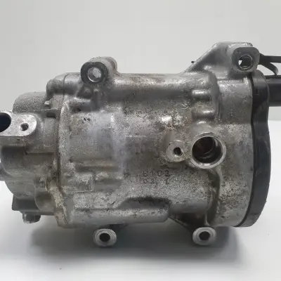 Toyota Yaris IV 1.5 H SPRĘŻARKA KLIMATYZACJI pompa 042400-0741