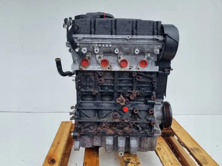SILNIK VW Passat B6 2.0 TDI 140KM 160tyś pali BKP