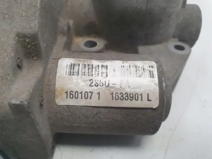 Ford Focus MK2 II 1.6 16V PRZEPUSTNICA VP4F9U-9E928-BA