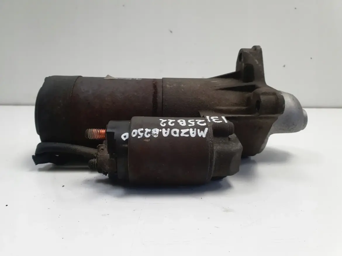 Mazda Bongo Friendee 2.5 V6 ROZRUSZNIK Mitsubishi JE1618400B