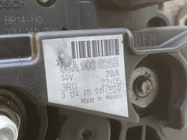 VW Golf V 1.6 8V ALTERNATOR 06A903026B bosch 70A
