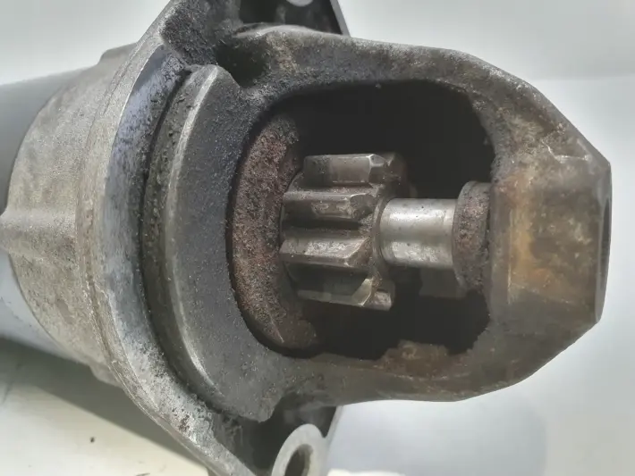 BMW E87 E90 2.0 D ROZRUSZNIK 0001115046 bosch 7796892-02