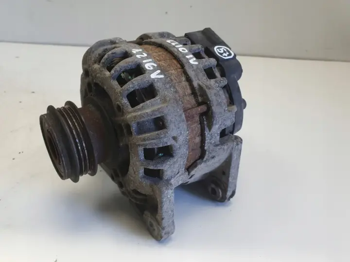 Renault Clio IV 1.2 16V ALTERNATOR 231003730R