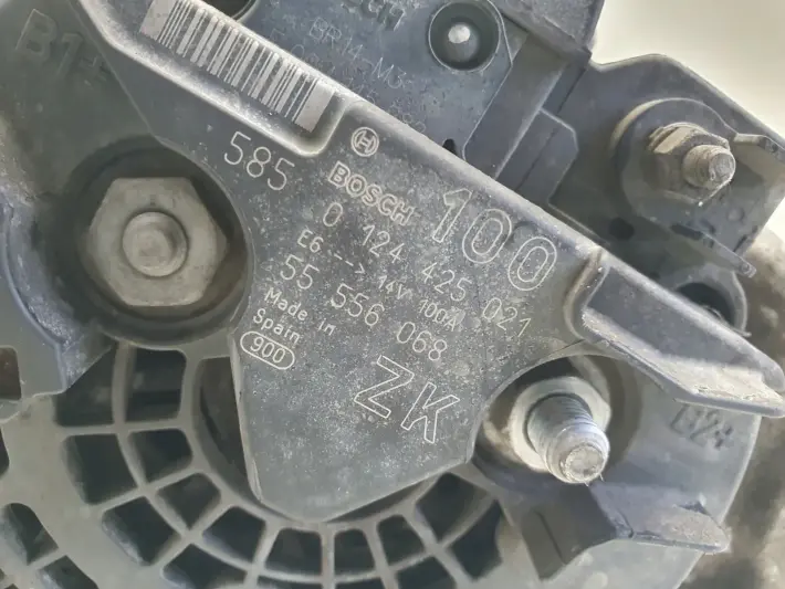 Opel Corsa C 1.4 16V ALTERNATOR 0124425021 ZK 100A bosch 55556068