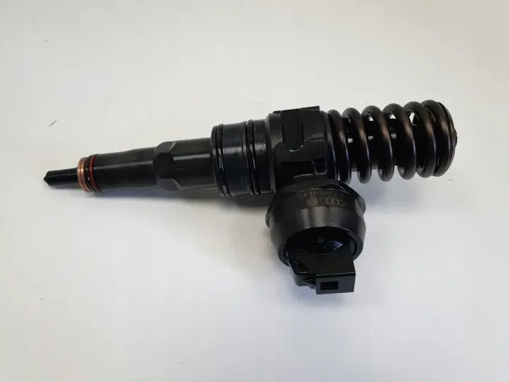 VW Audi Skoda 1.9 TDI WTRYSK Wtryskiwacz pompowtryskiwacz 038130073AG 105KM