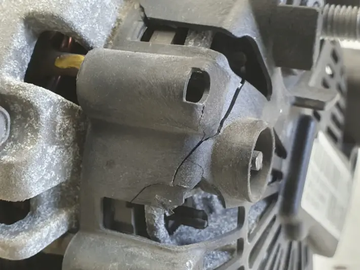 Renault Clio IV 0.9 TCe ALTERNATOR valeo 231007842R