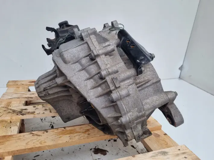 Volvo V70 III 2.4 D5 SKRZYNIA BIEGÓW 9G9R-7002-MA 31259509