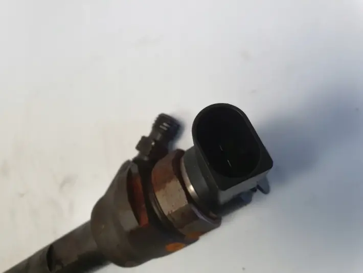 BMW E87 E90 E91 2.0 D WTRYSKIWACZ wtrysk 0445110289