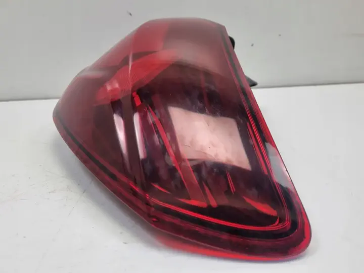 OPEL ASTRA J IV HTB 09-12r TYLNIA TYLNA LAMPA PRAWA prawy tył 24124645
