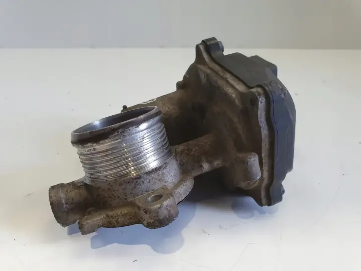 VW Passat B8 2.0 TDI PRZEPUSTNICA 04L131501C