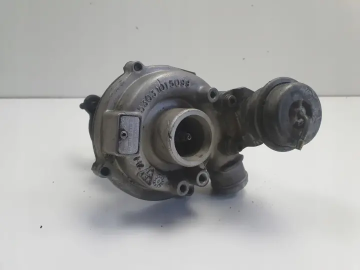 VW Bora 1.9 TDI TURBOSPRĘŻARKA turbo 038145701D
