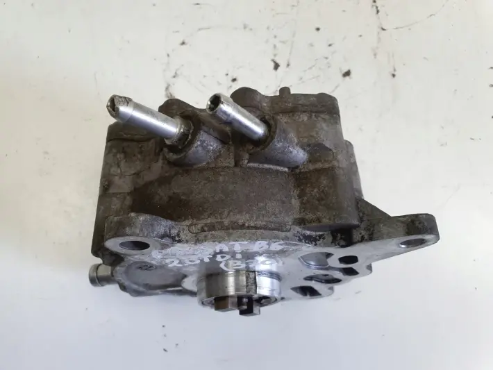 VW Passat B6 2.0 TDI POMPA WAKUM vacum 03G145209C