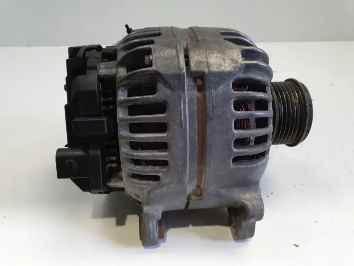 VW Passat B6 1.9 TDI ALTERNATOR bosch 06F903023F 140A