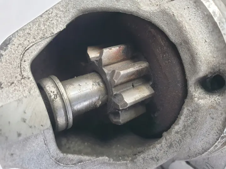 BMW E60 E61 520i 2.0 B ROZRUSZNIK 0001138002 bosch oryginał
