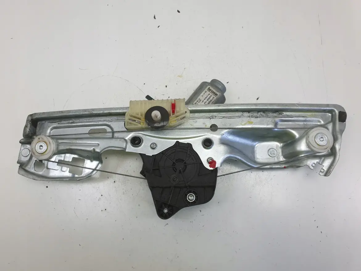 Renault Megane IV PODNOŚNIK SZYBY prawy tył PASAŻERA mechanizm 827204587R