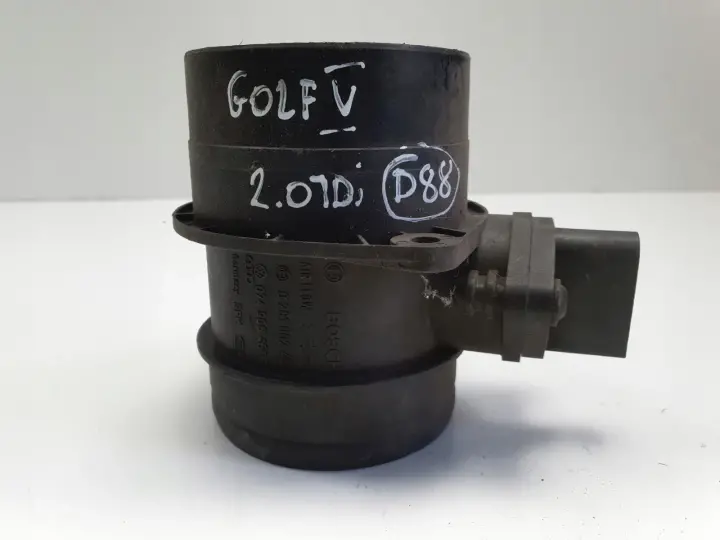 VW Golf V 2.0 TDI PRZEPŁYWOMIERZ POWIETRZA 0281002461 074906461B