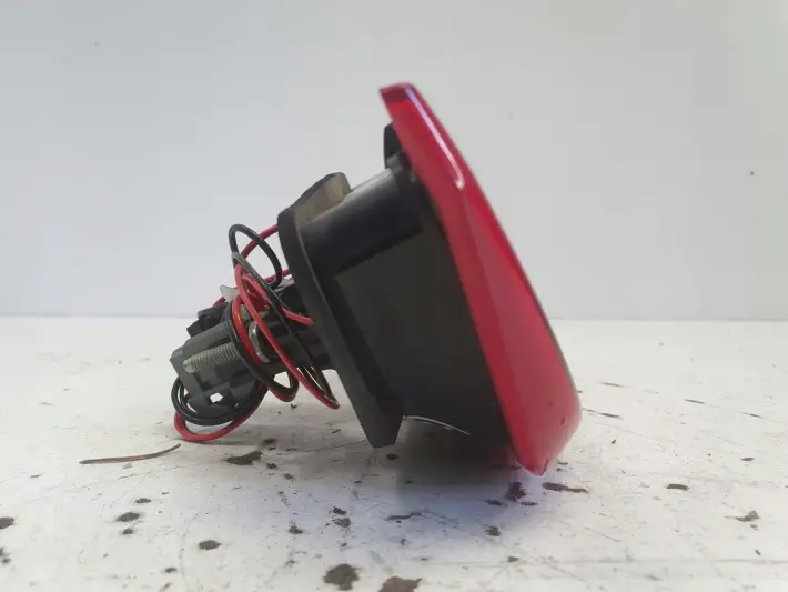 Volvo S60 II TYLNA LAMPA LEWA lewy tył kierowcy w klapę 30796271