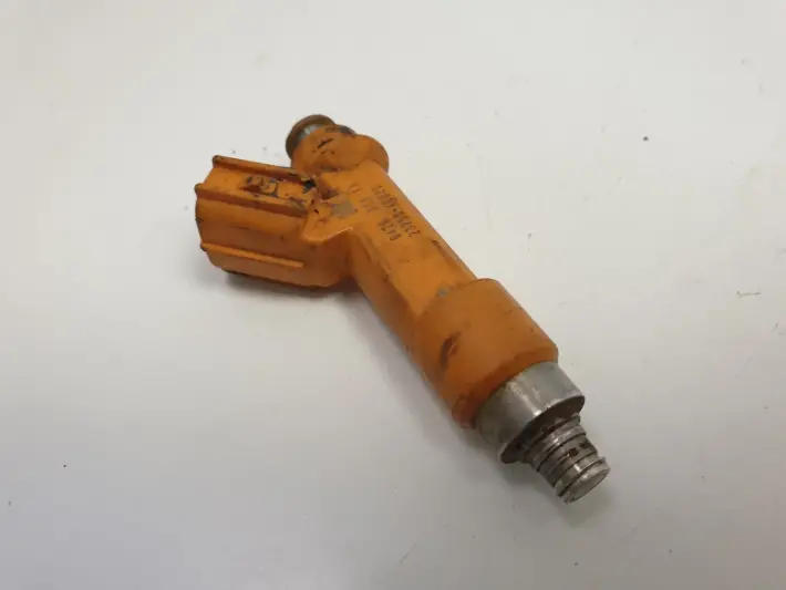 Toyota IQ 1.0 VVTi WTRYSKIWACZ wtrysk 23250-40020