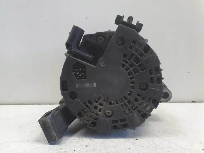 Volvo XC90 2.4 D5 ALTERNATOR 30659131 0125811005 180A