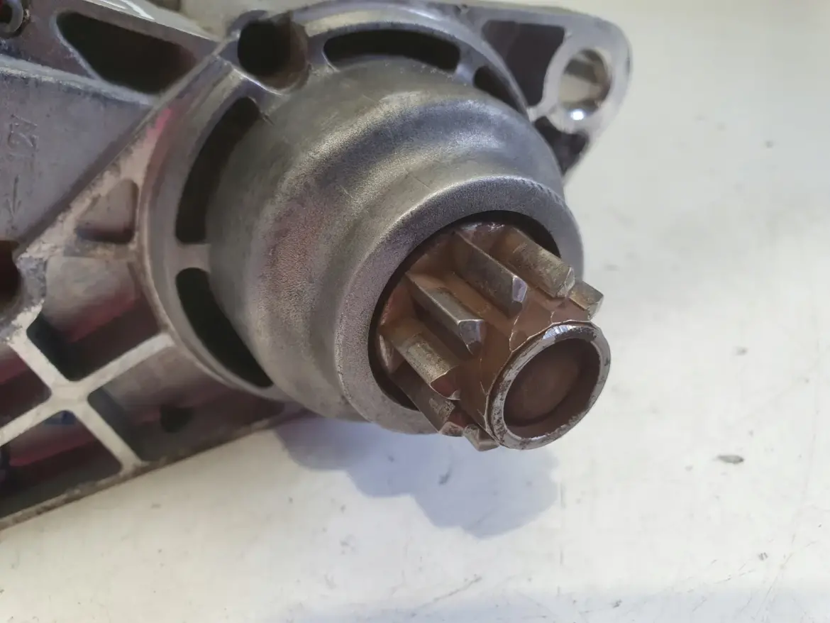 VW Golf V 1.4 16V ROZRUSZNIK valeo 02T911023S