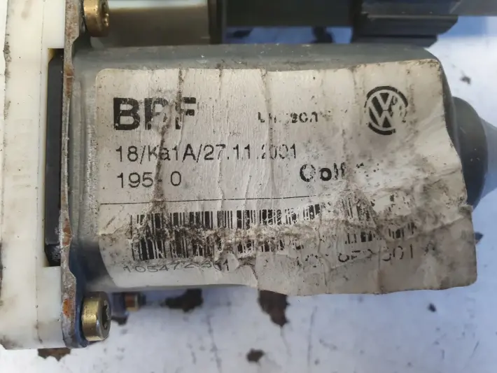 VW Golf IV SILNICZEK PODNOSZENIA SZYBY prawy przód PASAŻERA