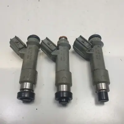 Toyota Aygo 1.0 12V WTRYSKIWACZ wtrysk 23250-00010