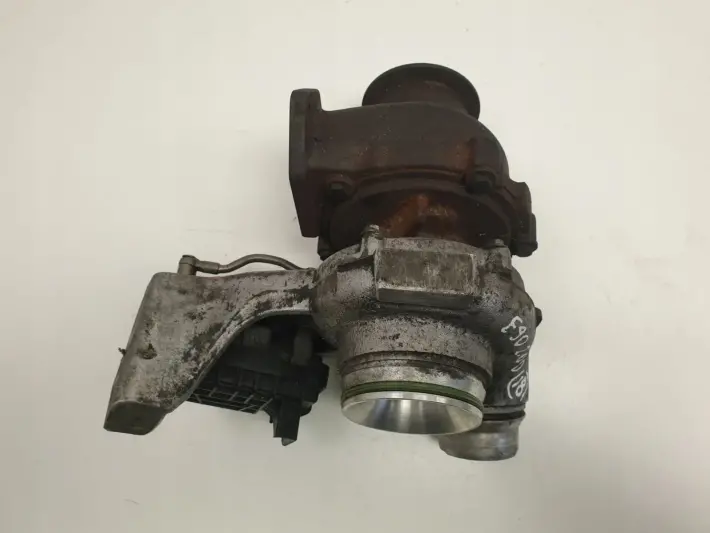 BMW E90 E91 2.0 D TURBOSPRĘŻARKA turbo 7800594C
