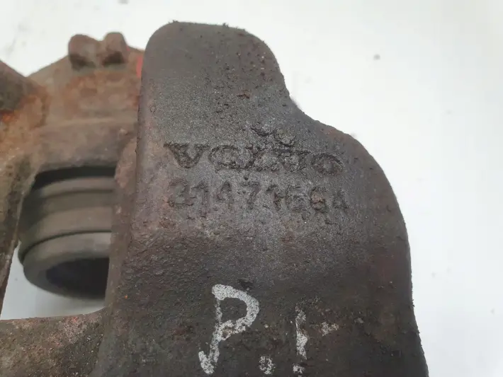 Volvo S60 II V60 I PRZEDNI ZACISK HAMULCOWY prawy przód pasażera 31471664