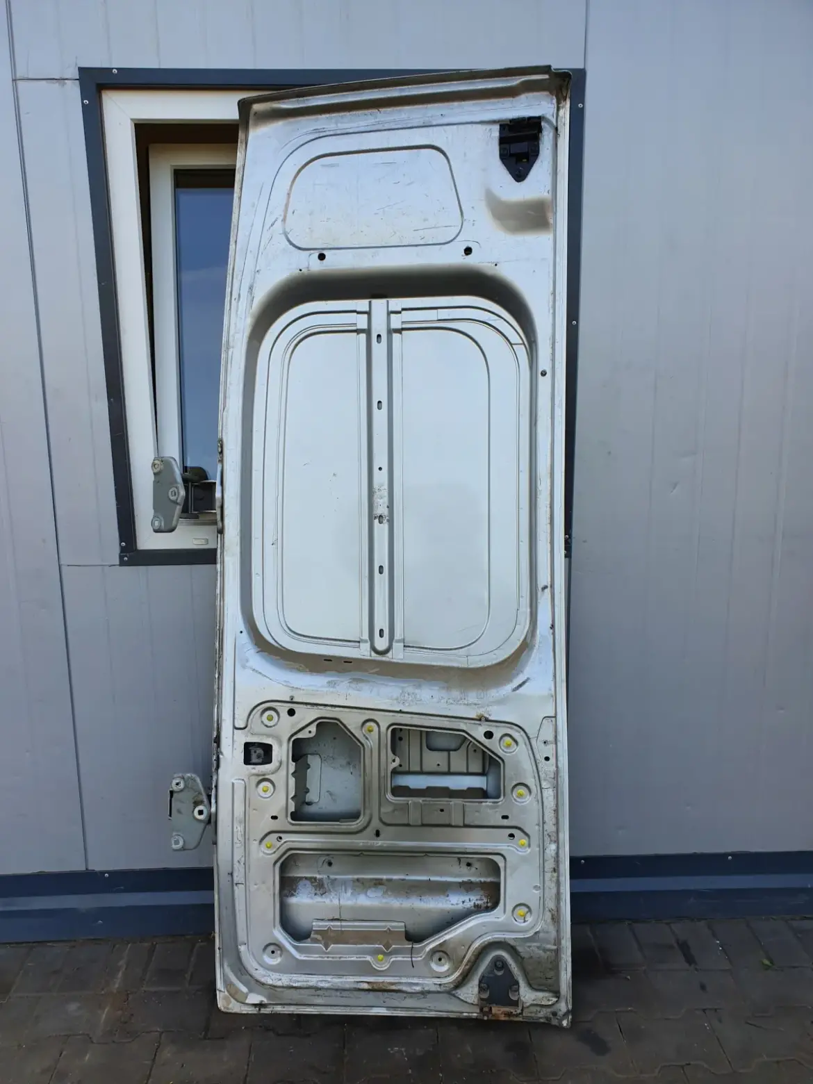 Renault Trafic TYNE DRZWI PRAWE prawy tył WYSOKIE