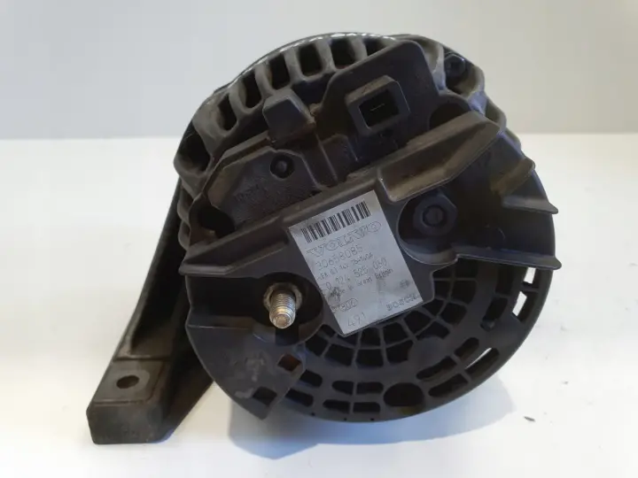 Volvo S60 I V70 II 2.4 D5 ALTERNATOR bosch 30658085