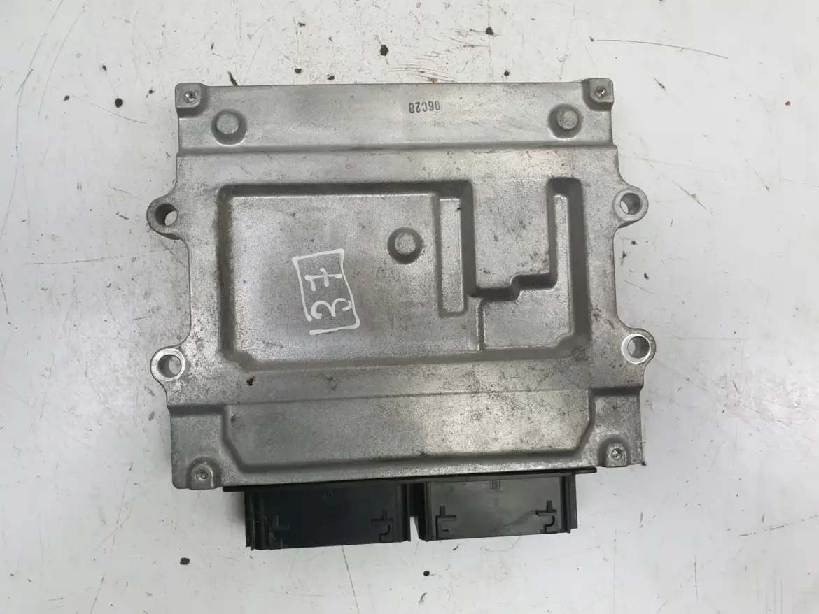 Volvo XC60 II 2.0 T6 STEROWNIK SILNIKA komputer 32242004