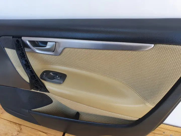 Volvo S60 PRZEDNI BOCZEK DRZWI PRAWY PRZÓD europa