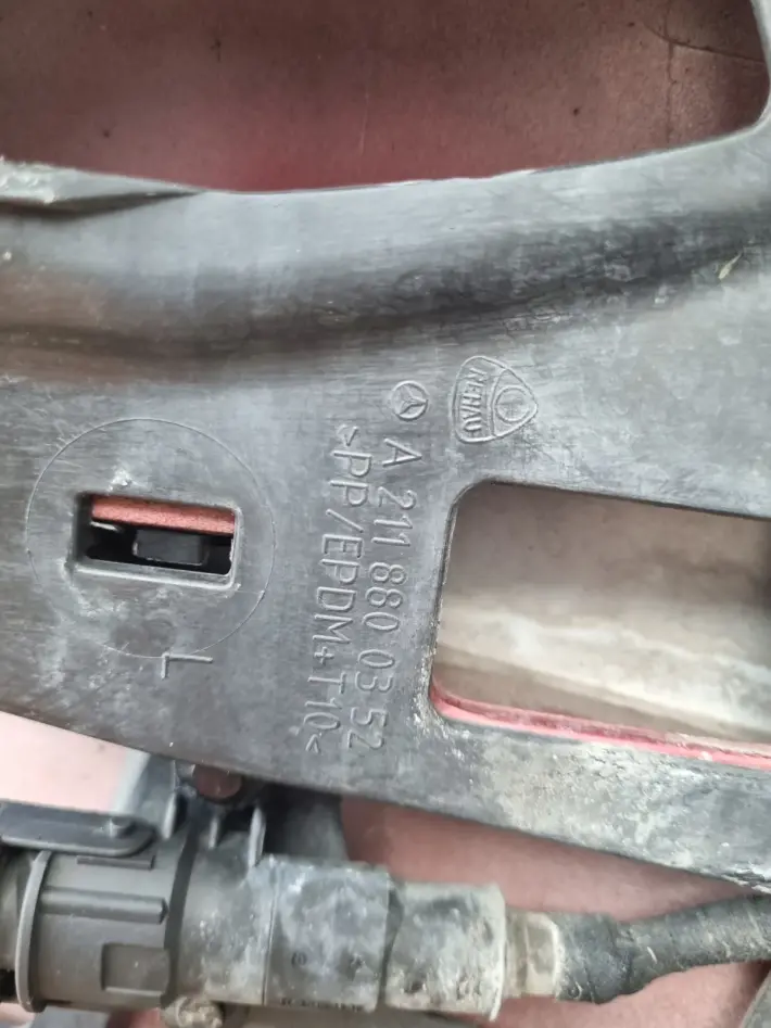 Mercedes W211 LIFT 02-06r KOMPLETNY PRZEDNI ZDERZAK przód PDC HALOGENY 567