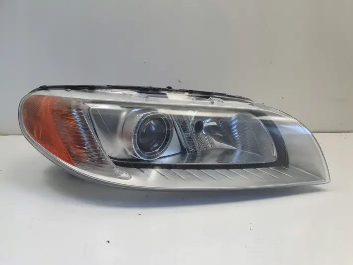 Volvo S80 II V70 III 06-16r PRZEDNIA LAMPA PRAWA PRAWY PRZÓD xenon 31214348