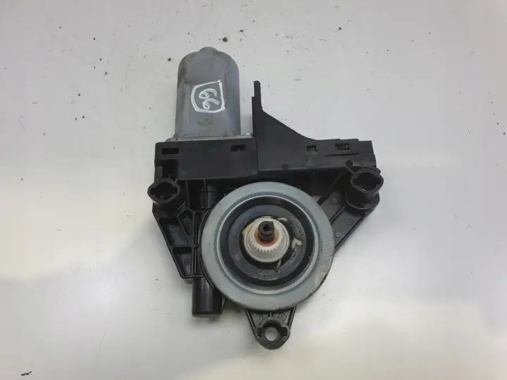 Volvo V40 II 12-16r SILNICZEK SZYBY lewy przód KIEROWCY 966268