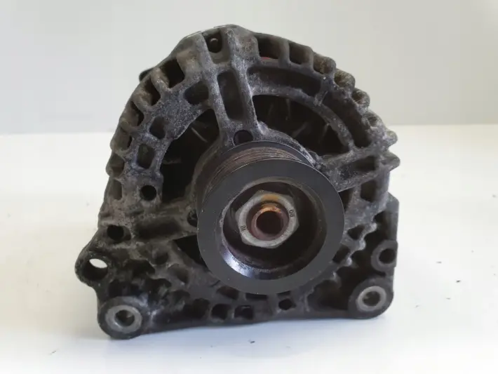 Audi A3 II 8P 1.6 FSI ALTERNATOR 03C903023D 110A bosch